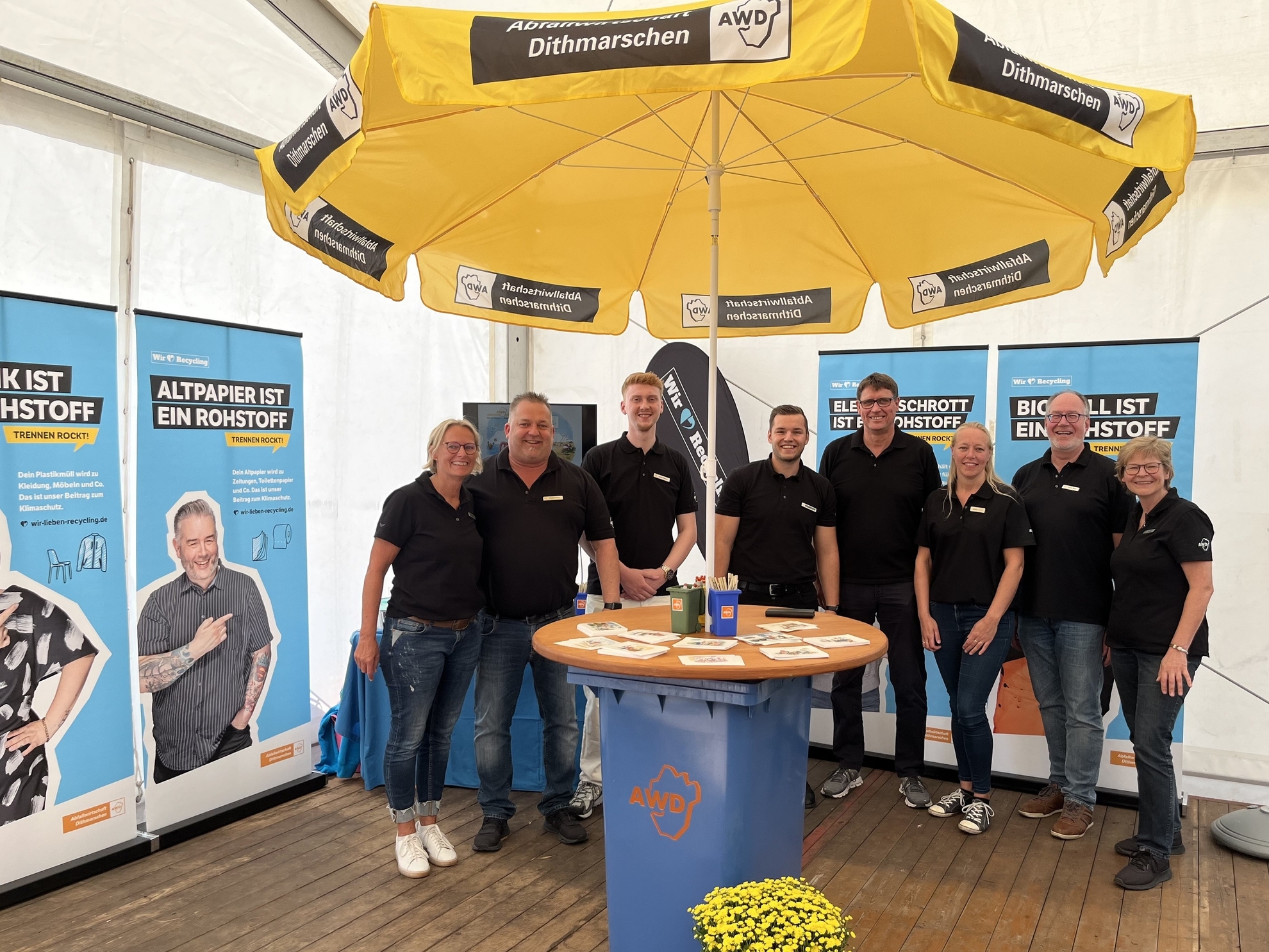 AWD-Team im Messezelt beim Dithmarschentag.