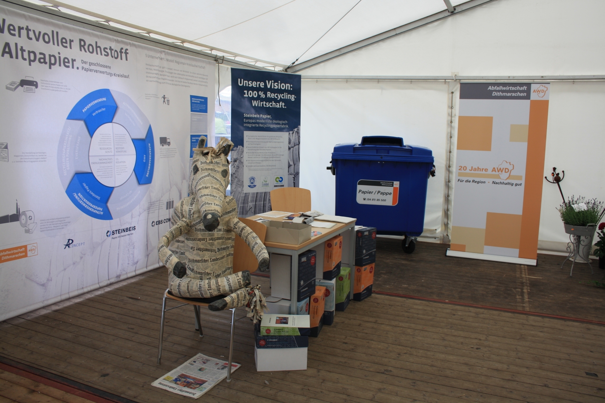 AWD Stand mit Papier-Zebra.