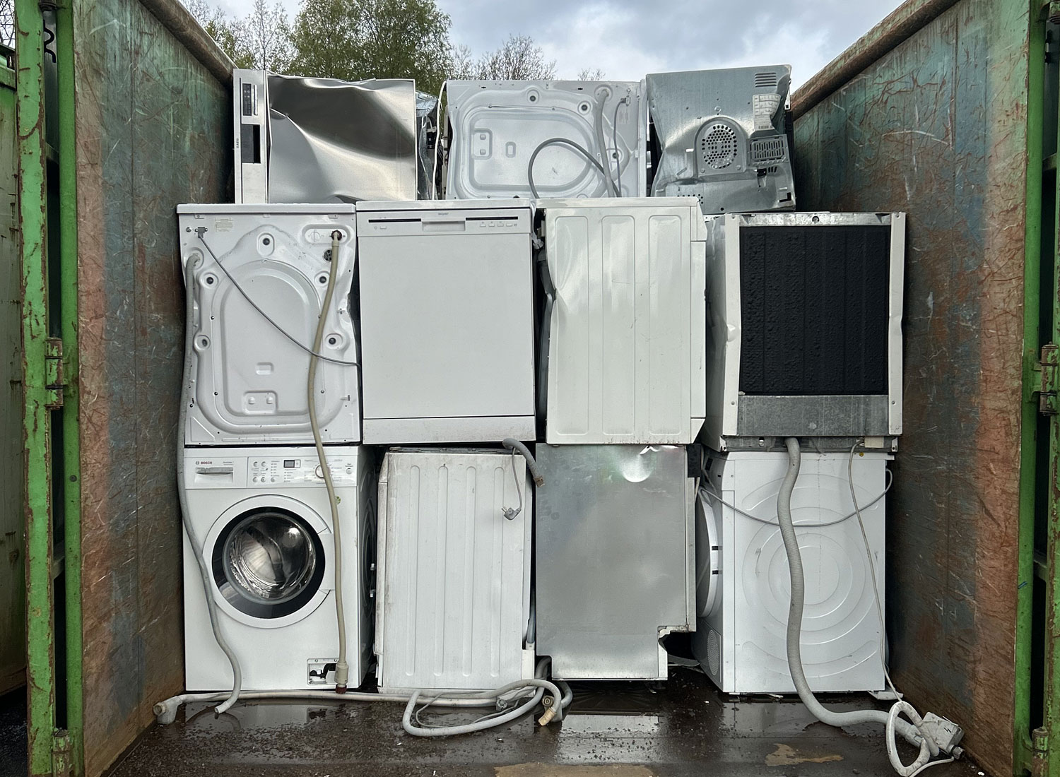 Waschmaschinen auf dem Recyclinghof Defekte Waschmaschinen auf dem Recyclinghof