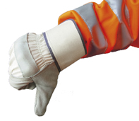 Daumen runter Daumen runter, Hand eines Müllwerkers